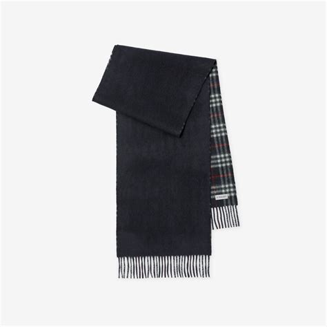 navy burberry scarf|Reversible Check Cashmere Scarf in Navy .